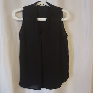 Sleeveless v neck blouse